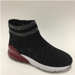 women sporte shoes
